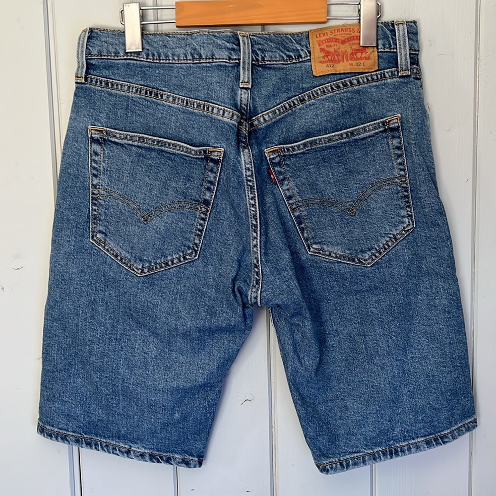 Levi’s 412 Slim Fit Men’s Shorts Medium Wash Size 32